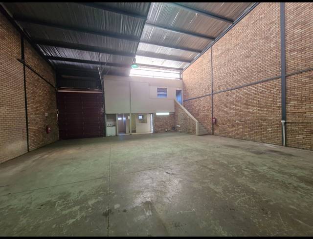 240M² FACTORY TO LET IN DRIEHOEK